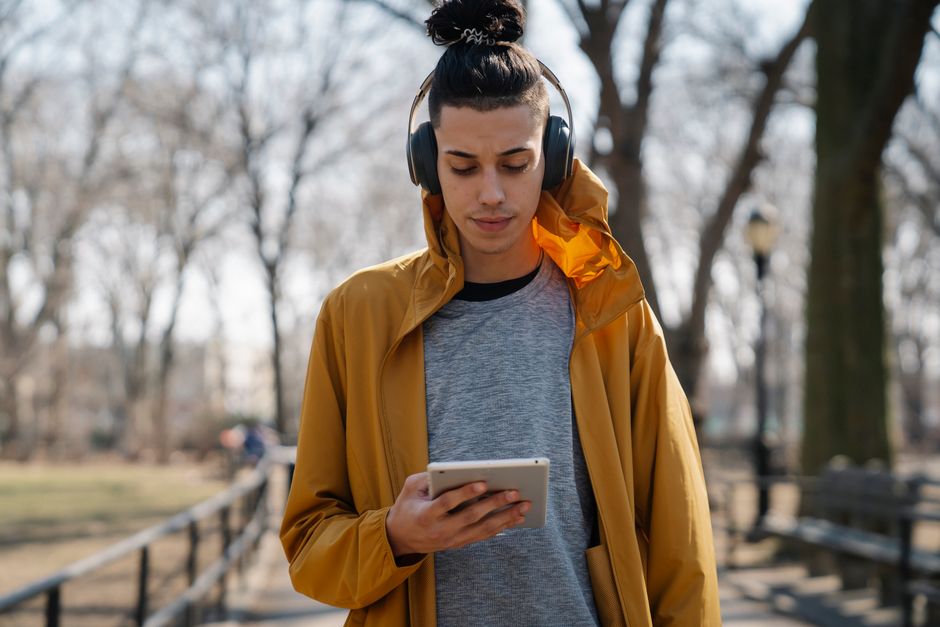 Sony Wh-1000Xm5 Vs Bose Quietcomfort Ultra Remote Work Travel: Sony WH-1000XM5 vs. Bose QC Ultra: A Remote Worker’s Travel Test